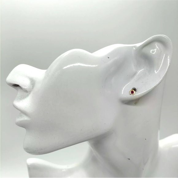 Authentic Ruby Yellow Gold Lucky Horseshoe Stud Earrings - Picture 6 of 8